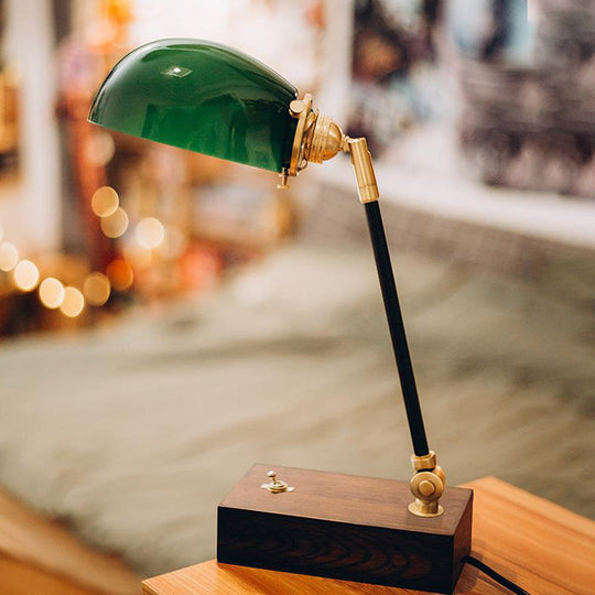 Haedus - Vintage-style Green Glass Reading Lamp with Retro Design - Perfect for