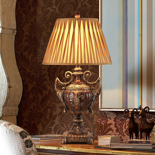 Federica - Traditional Table Lamp