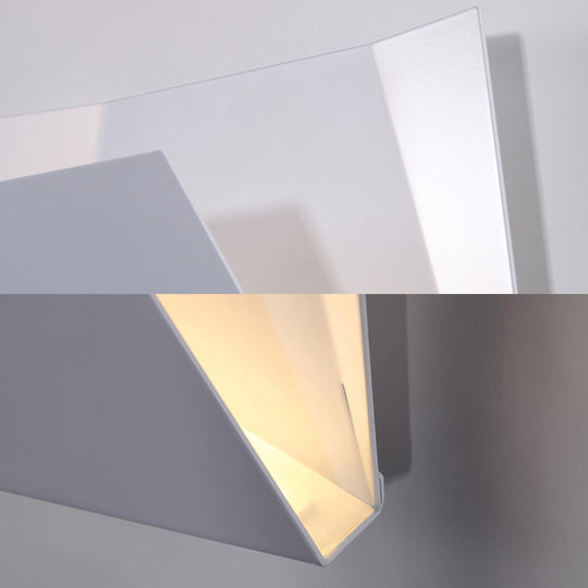 Minimalist Geometric Metal Led Wall Sconce In Warm/White Lighting For Bedroom