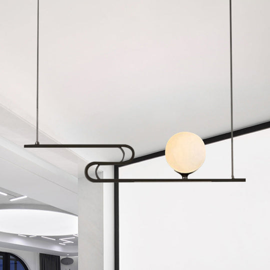 Lustre suspendu moderne avec verre laiteux et design de ligne pliante en noir pour îlot de salle à manger - Simplicity Modo