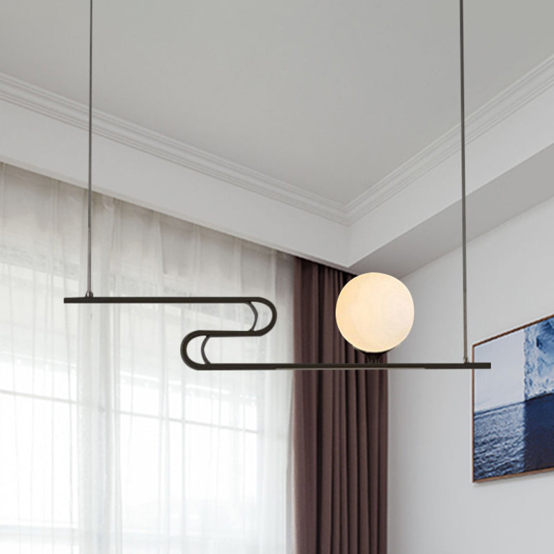 Lustre suspendu moderne avec verre laiteux et design de ligne pliante en noir pour îlot de salle à manger - Simplicity Modo