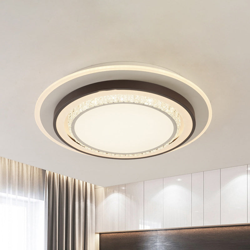 Modern White LED Flush Mount Lamp with Square-Cut Crystals - Stylish Close-to-Ceiling Lighting