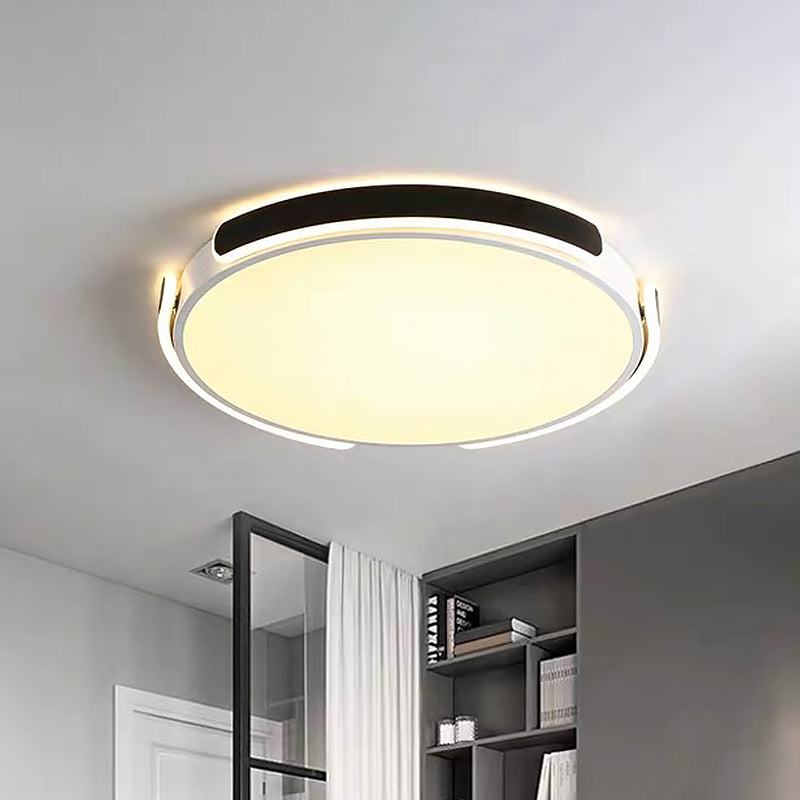 Nordic LED Flush Mount Round Ceiling Light - Black/White with Riveted Straps, 14/18/21.5", Warm/White Light