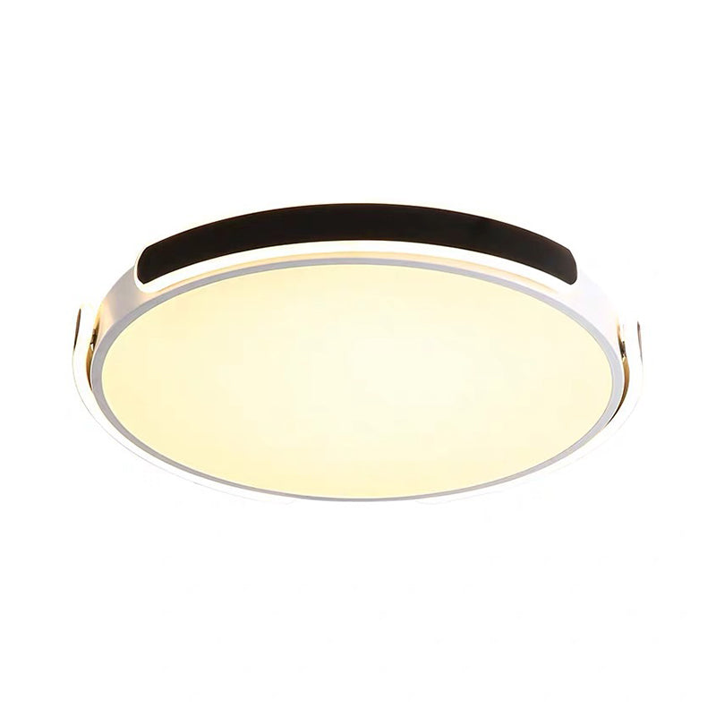 Nordic LED Flush Mount Round Ceiling Light - Black/White with Riveted Straps, 14/18/21.5", Warm/White Light