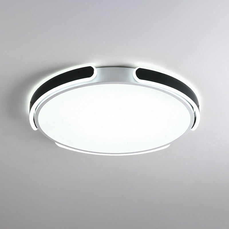 Nordic LED Flush Mount Round Ceiling Light - Black/White with Riveted Straps, 14/18/21.5", Warm/White Light