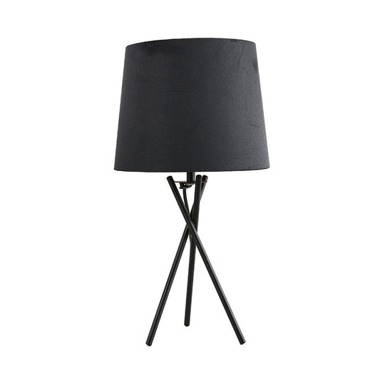 Minimalist Drum Fabric Night Light: Black/White Table Lamp With Cross-Legged Design