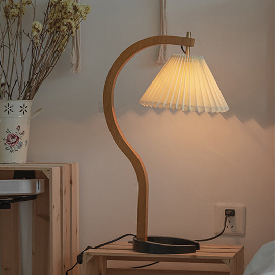 Vintage Ribbed Desk Lamp: Single Light Retro Style With Wood Curved Arm - Night Table Lighting