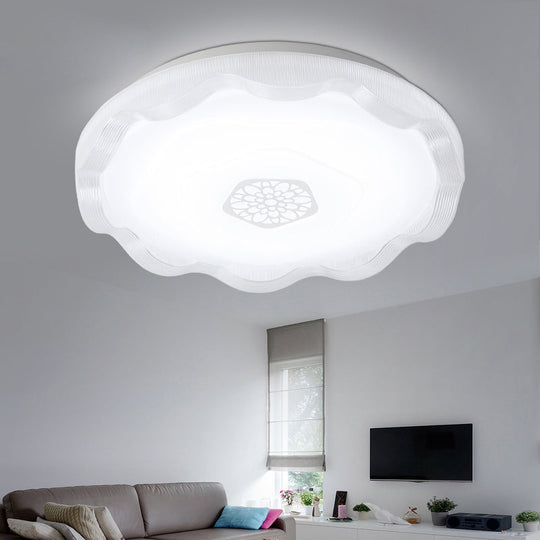 Plafonnier en métal festonné avec diffuseur en acrylique blanc/bleu/doré - Luminaire encastré à LED pour chambres à coucher - Diamètre 16"/19,5" - Éclairage chaud/blanc