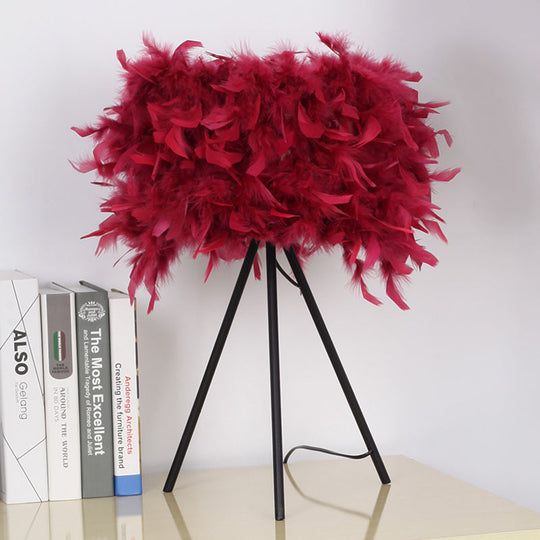 Modern 1-Light Feather Drum Shade Table Lamp Black/Red/White