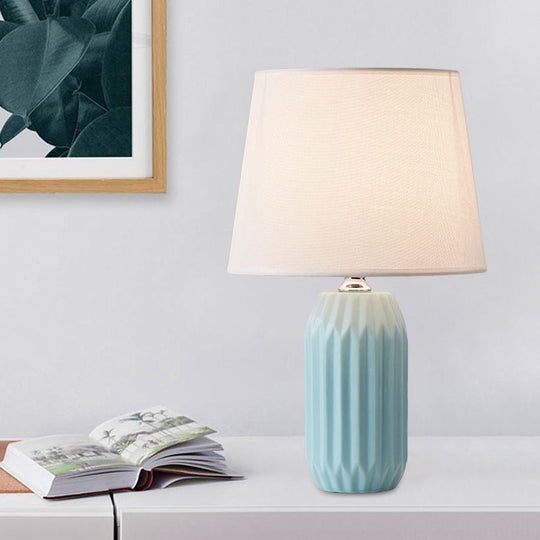 Asellus Primus - Nordic Table Lamp