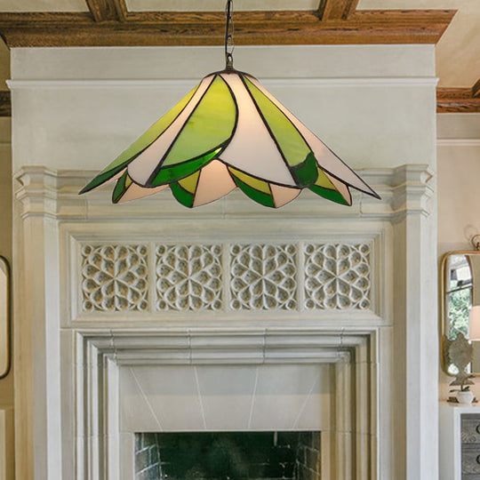 Tiffany-Style Green Stained Glass Pendant Light with Bloom Design