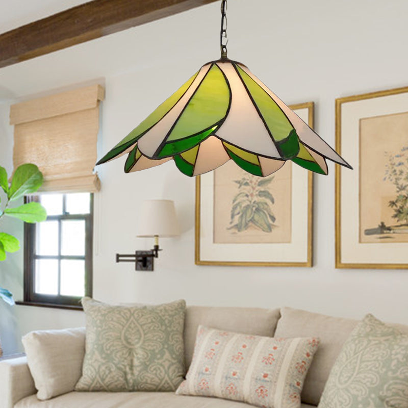 Tiffany-Style Green Stained Glass Pendant Light with Bloom Design