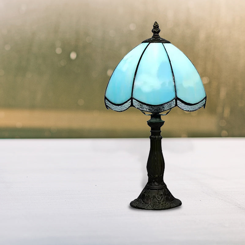 Scalloped Table Lighting: Traditional 1-Light Stained Glass Indoor Fixture In Blue/White