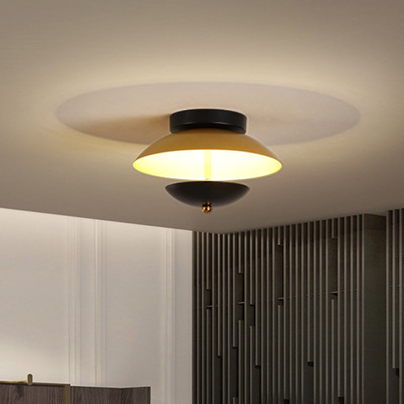 Plate-Shape LED Ceiling Light Fixture - Modern Metallic Flush Lamp for Hallways and Aisles in White/Gold