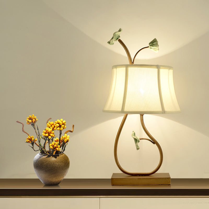 Alpheratz - White/Green Table Lamp