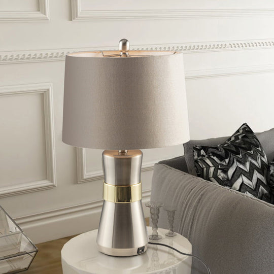 Monica - Lampe de table contemporaine en forme de tambour : abat-jour en tissu, finition nickel