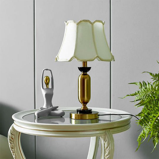 Scalloped Bell Table Lamp: Traditional White/Yellow Fabric 1-Light Night Lighting With Elliptical