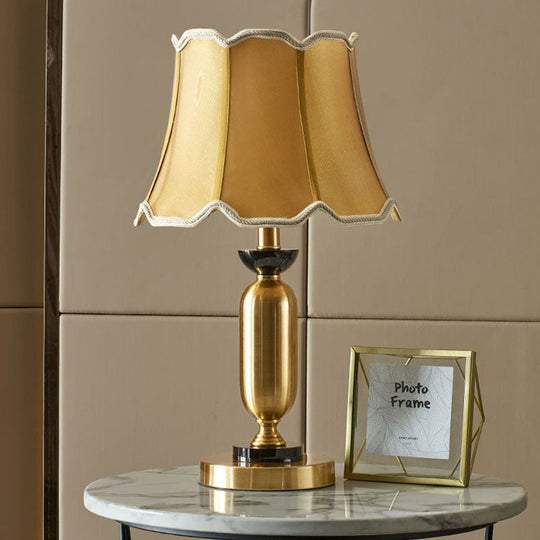 Scalloped Bell Table Lamp: Traditional White/Yellow Fabric 1-Light Night Lighting With Elliptical