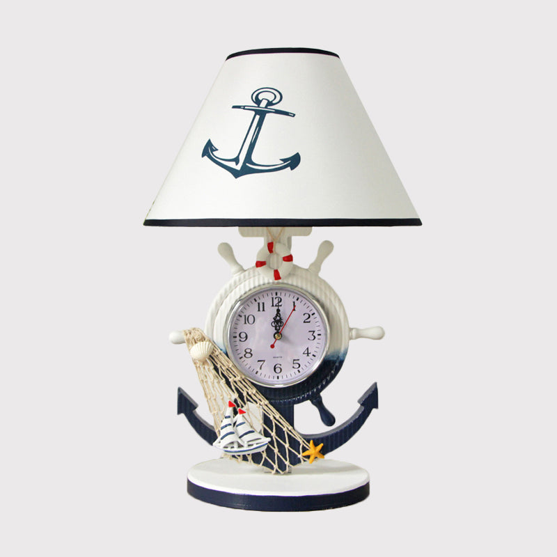 Jeanne - Lampe de chevet à ampoule unique en résine de style enfant avec base de gouvernail et abat-jour bleu et motif horloge