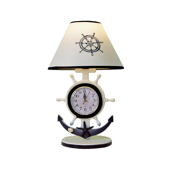 Jeanne - Lampe de chevet à ampoule unique en résine de style enfant avec base de gouvernail et abat-jour bleu et motif horloge