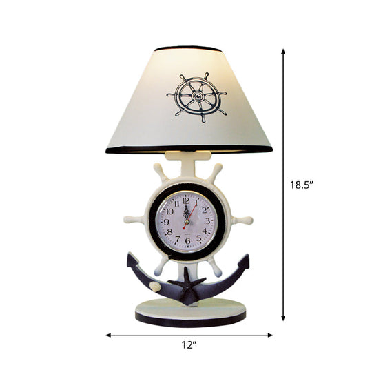 Jeanne - Lampe de chevet à ampoule unique en résine de style enfant avec base de gouvernail et abat-jour bleu et motif horloge