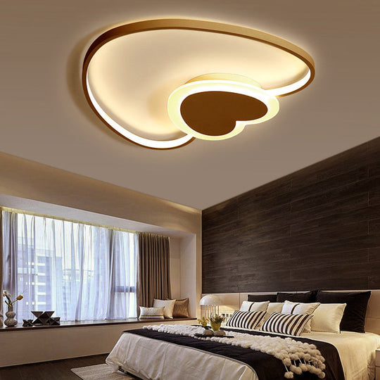 Stylish White Heart-Shaped Ceiling Lamp For Modern Dining Rooms / Warm