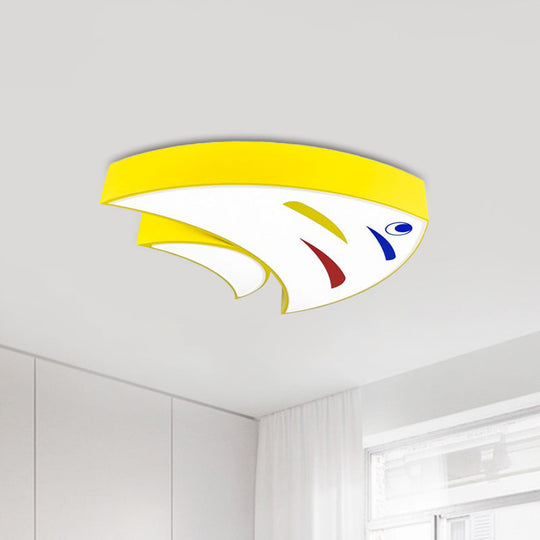 Underwater Adventure LED Flush Mount Lamp - Colorful Acrylic Tropical Fish Design for Children's Room Ceiling