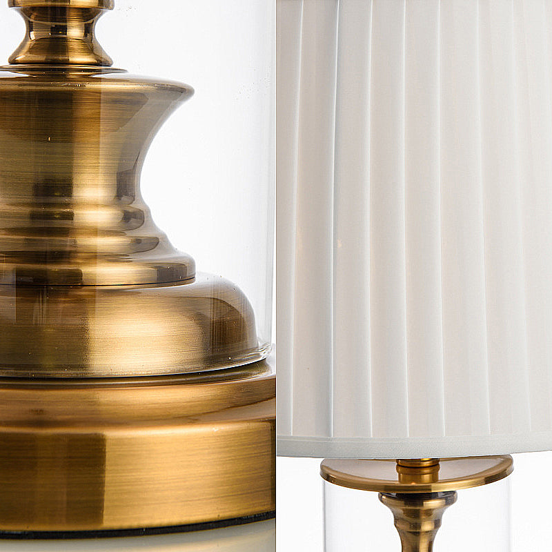 Amaya - Lampe de chevet dorée à 1 lumière avec abat-jour empire en tissu de campagne et base en métal pour chandelier