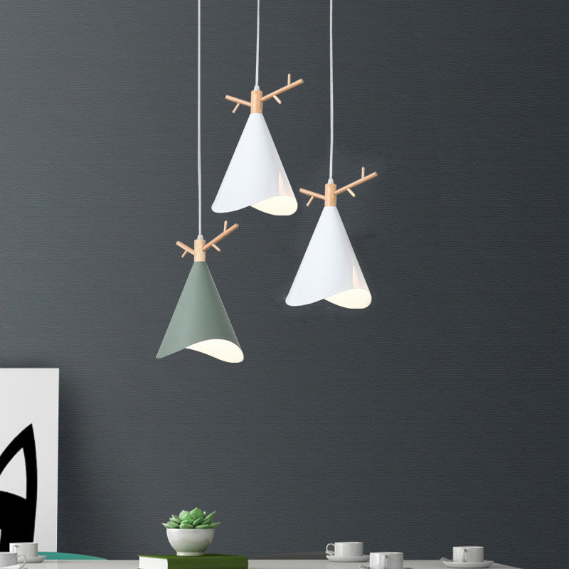 Iron Waveform-Edge Conic Ceiling Light - Nordic 1 Head Pendant (Green/Grey/White) With Wood Antler