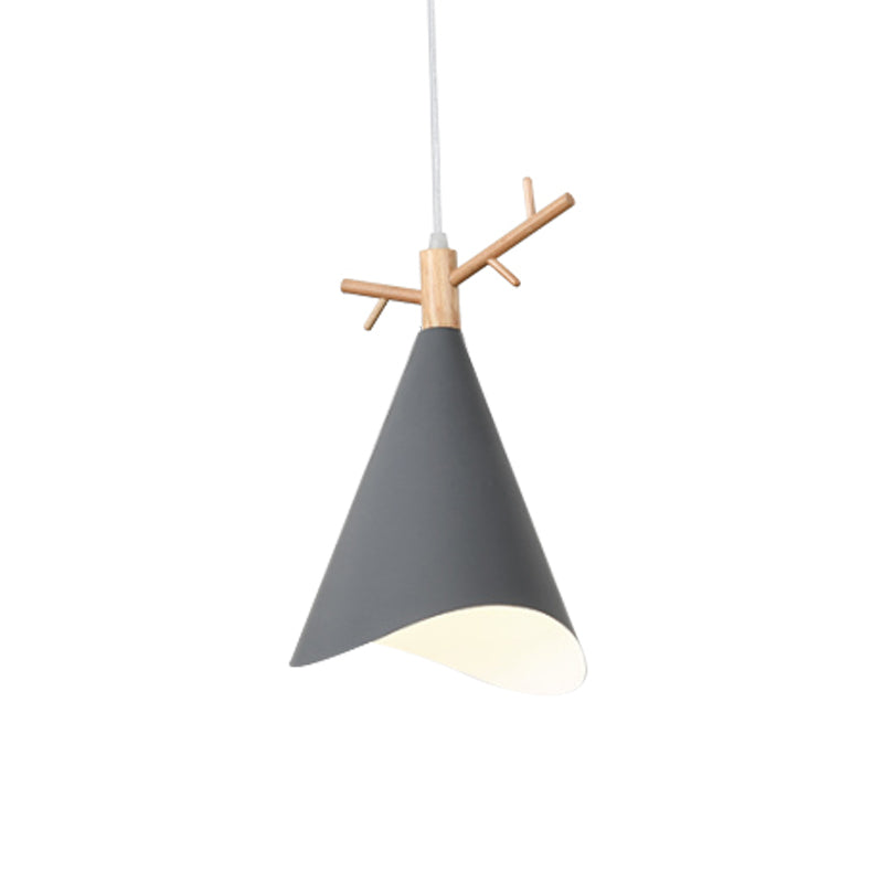 Iron Waveform-Edge Conic Ceiling Light - Nordic 1 Head Pendant (Green/Grey/White) With Wood Antler