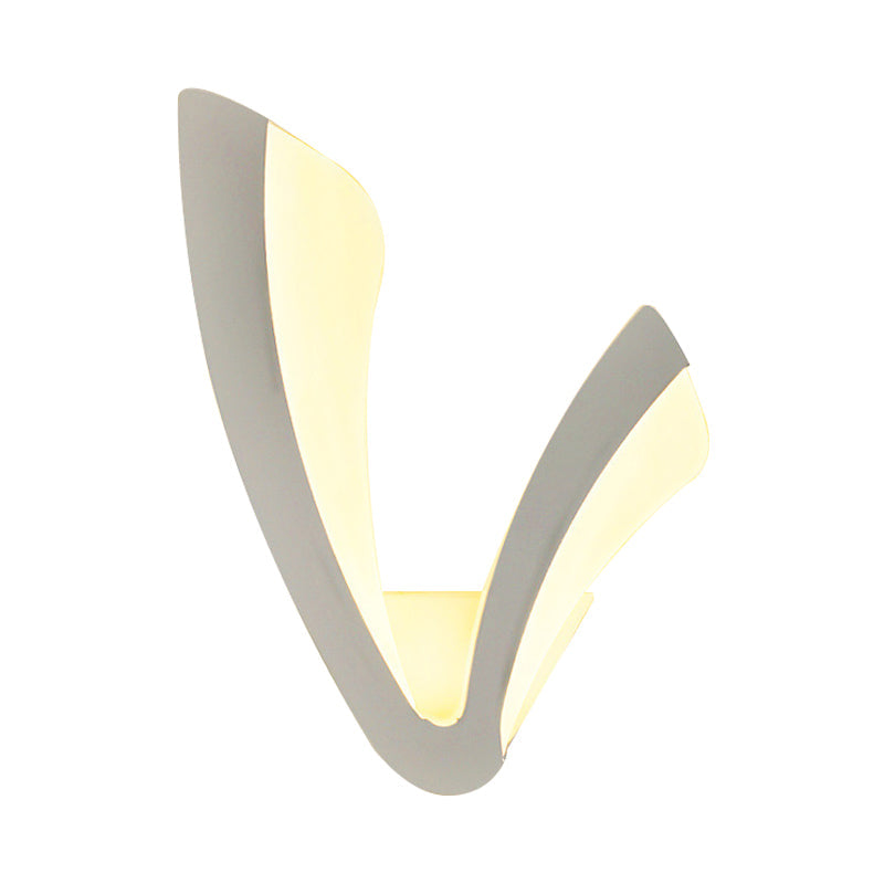 Horn-Shaped White Led Wall Sconce For Modern Living Rooms.