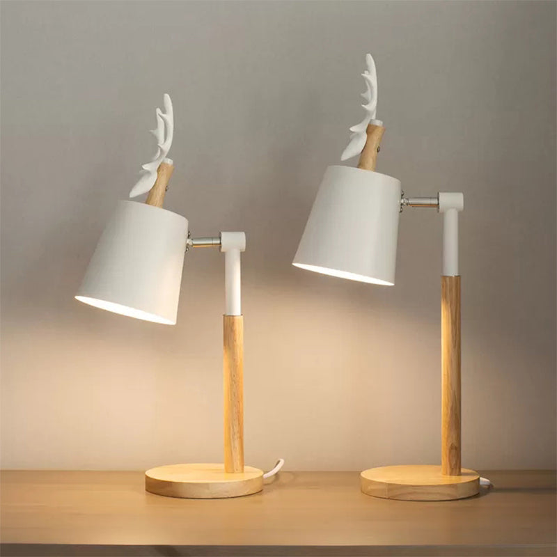 Rotatable Wood Desk Light - Nordic Style Animal Deco Table Lamp In Beige