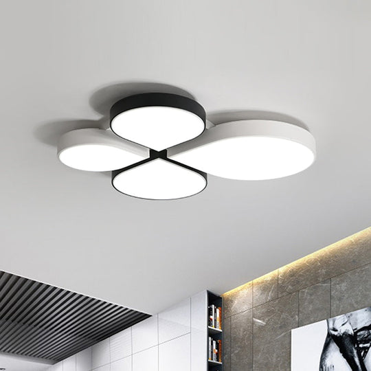 Minimalist LED Ceiling Light with 4-Leaf Clover Design in Black/White - Warm/White Light, 20.5"/23.5" Width