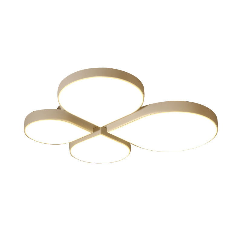 Minimalist LED Ceiling Light with 4-Leaf Clover Design in Black/White - Warm/White Light, 20.5"/23.5" Width