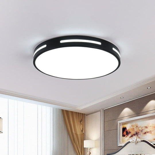 Minimalist Round Ultra-Thin LED Bedroom Ceiling Lamp in Black/White, Various Sizes