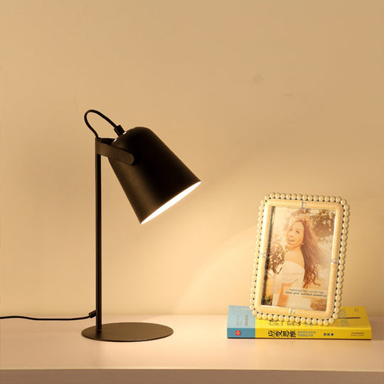 Nordic Style Rotatable Desk Lamp: Metal Plug-In Light For Dormitory Bedroom