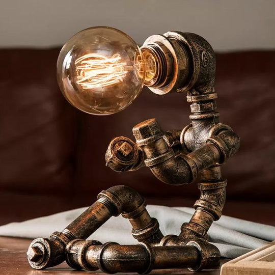 Édith - Lampe de table en fer style entrepôt en bronze : table de nuit robot à une ampoule