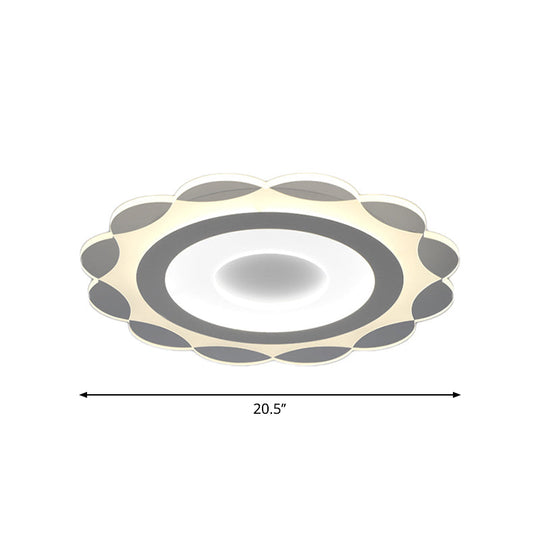 Plafonnier à DEL blanc Simplicity avec motif fleuri en acrylique en blanc chaud, 16,5"/24,5"/31" de large