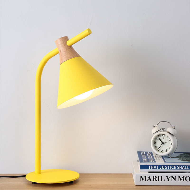 Nordic Single Head Metal Desk Light - Functional Reading Lamp For Study Rooms And Dormitories Yellow