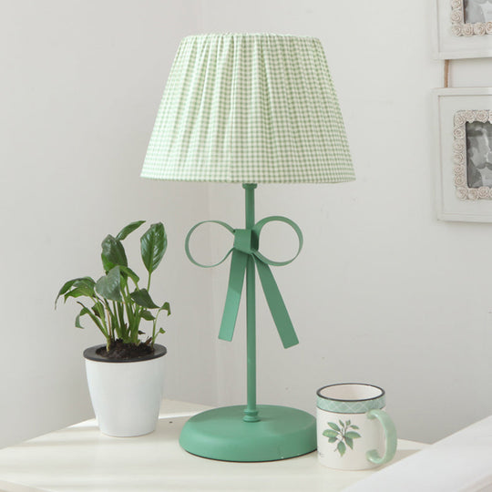 Macaron Loft Plaid Reading Light For Child Bedroom - Desk Lamp With Bow Accent Green