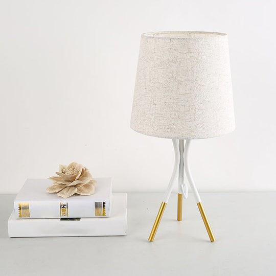 Noemi - Nordic Conical Fabric 3-Leg Table Lamp Nordic 1 Bulb Black/White and Gold Night Stand Light for Bedroom