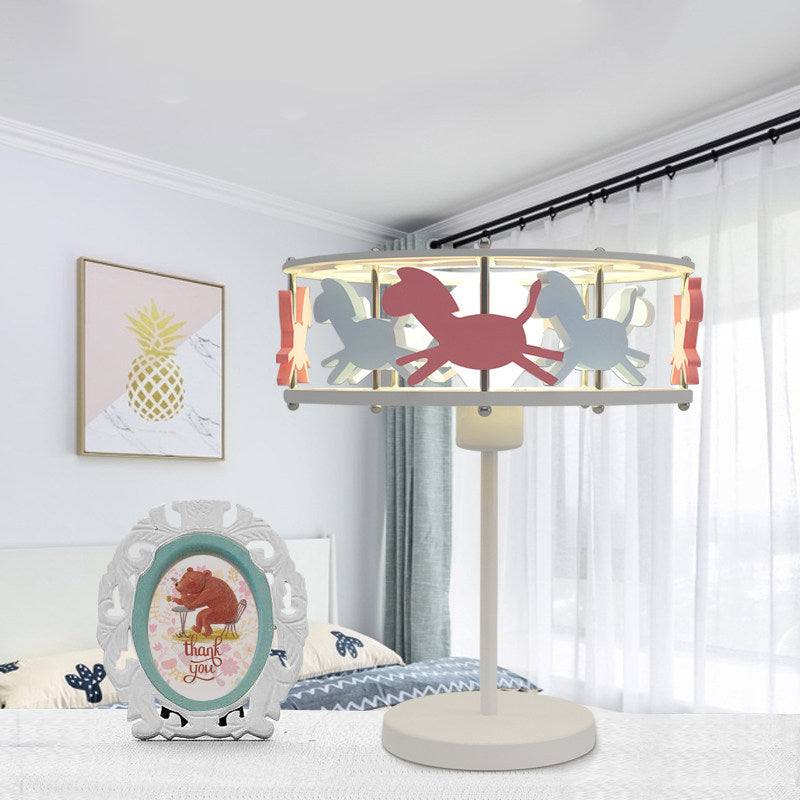 Nordic Merry-Go-Round Table Lamp For Girls Bedroom - Metal Plug-In Light Pink