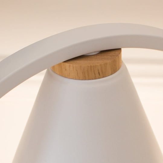 Conical Metal Desk Light With Modern Pigeon Deco Reading In White - Perfect For Dorms