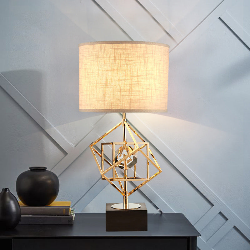 Interlocked Cube Table Lamp: Modern Metal 1-Light Night Light With Brass And Black Accents