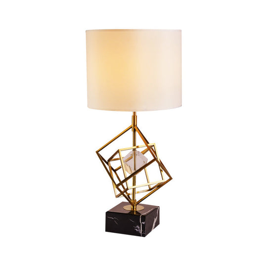 Interlocked Cube Table Lamp: Modern Metal 1-Light Night Light With Brass And Black Accents