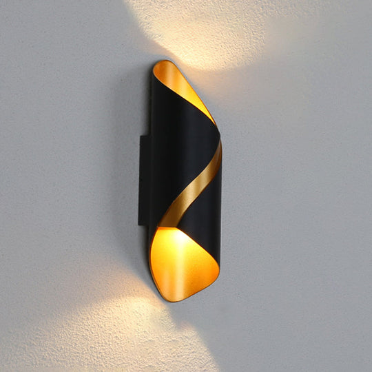 Metal Wall Light With Post-Modern Led Technology Black & Gold Finish