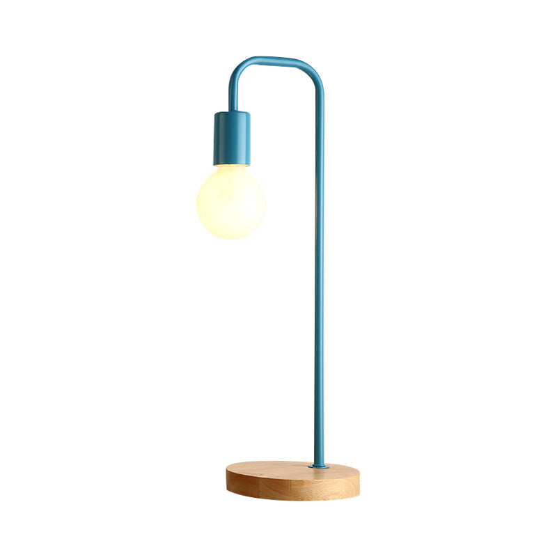 Sleek Metal Desk Lamp: Minimalistic Dormitory Lighting With Plug-In Cord