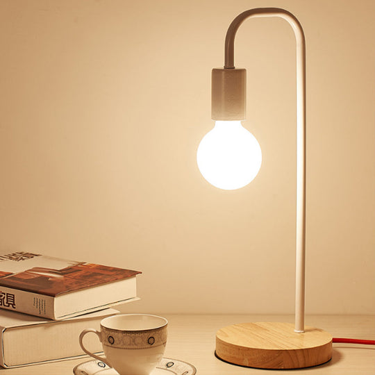 Sleek Metal Desk Lamp: Minimalistic Dormitory Lighting With Plug-In Cord White