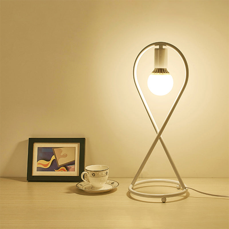 White Simple Style Metal Desk Lamp For Girls Bedroom With 1 Light