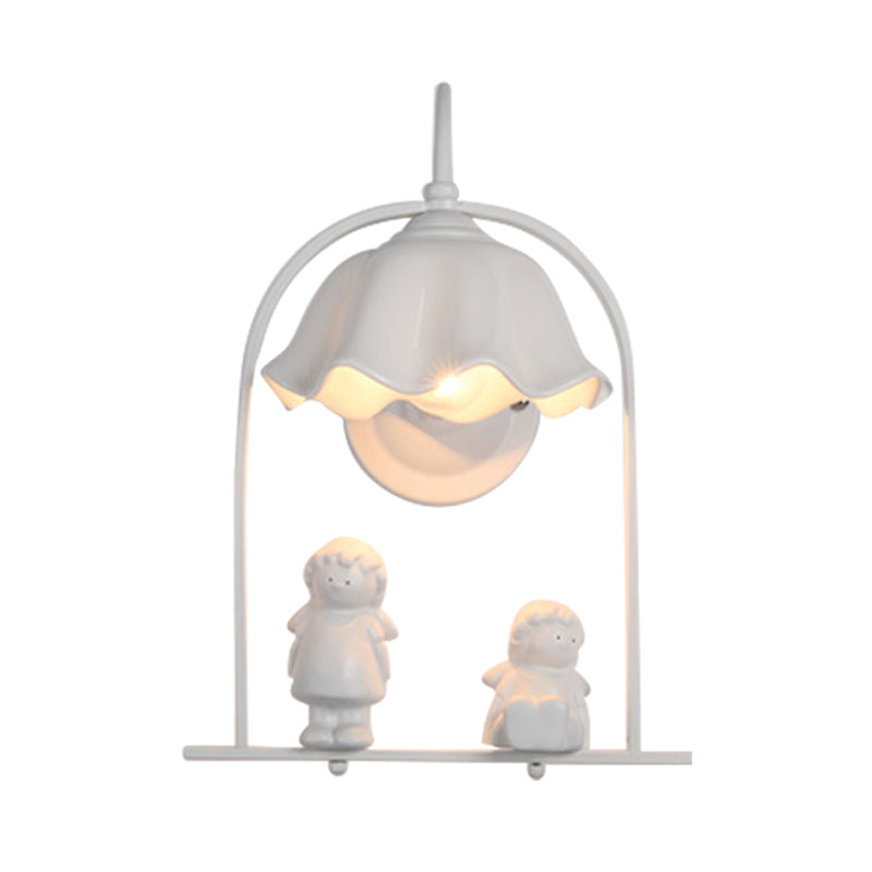 Modern Stylish White Metal Wall Lamp With 1 Light For Little Kids Kitchen Décor